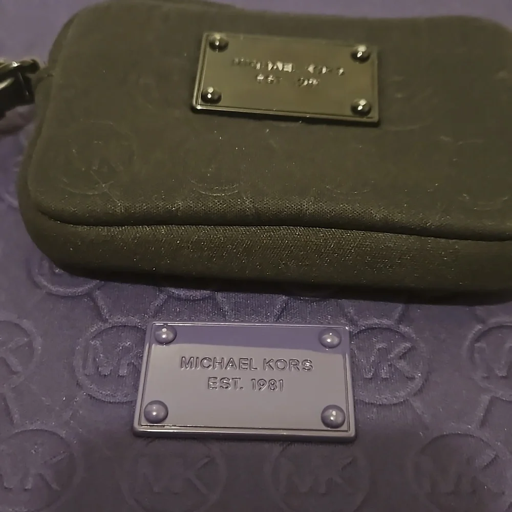 NWOT Neoprene Zipper iPad Tablet Case and accessories case.